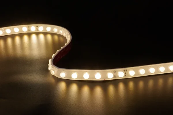2835 WUC42leds/m 24V 22MM